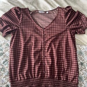 Reitmans Plaid Puff Sleeve Top in Burgundy